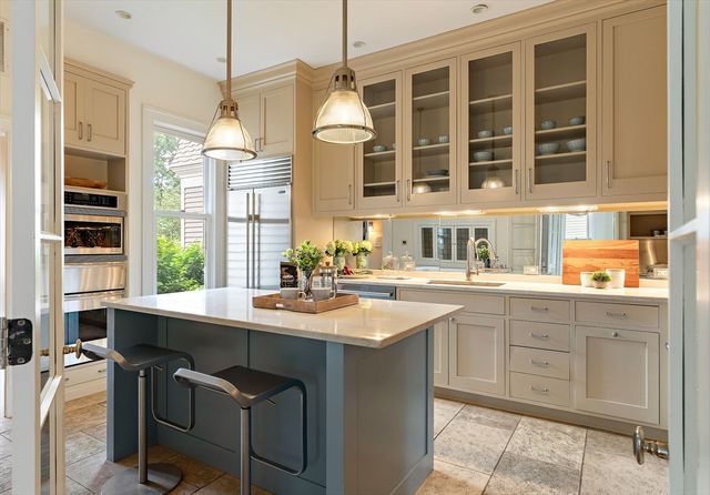 40 Mount Vernon Street 1, Cambridge, MA 02140