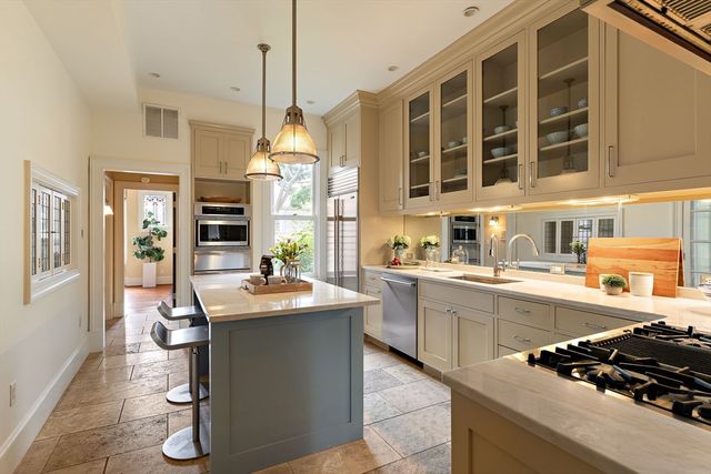 40 Mount Vernon Street 1, Cambridge, MA 02140