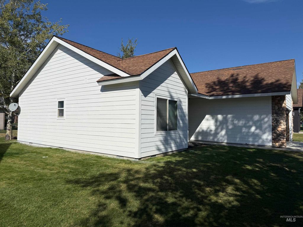 13 Charters Drive, Donnelly, ID 83615 photo 3