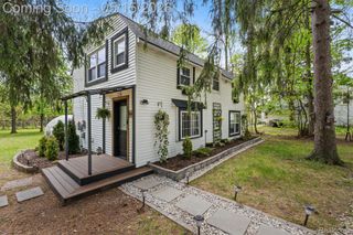 2472 Tackles Drive, White Lake Charter Township, MI 48386