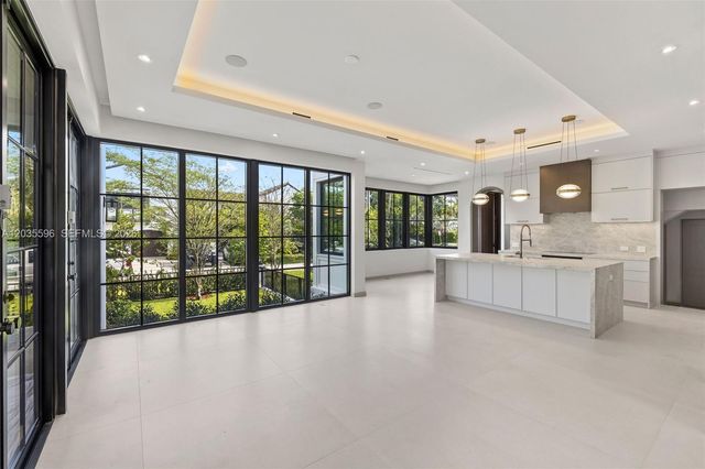 5262 La Gorce Dr, Miami Beach, FL 33140