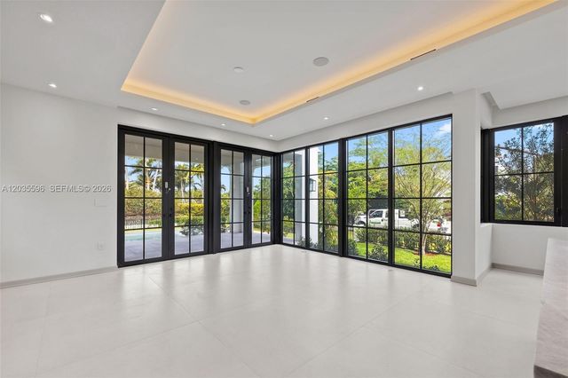 5262 La Gorce Dr, Miami Beach, FL 33140
