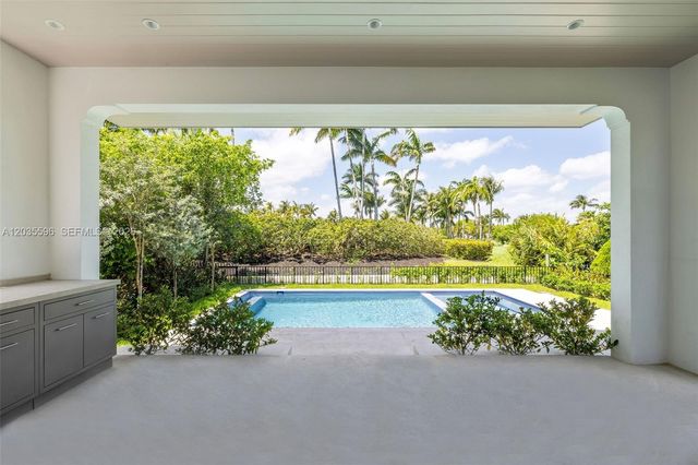 5262 La Gorce Dr, Miami Beach, FL 33140