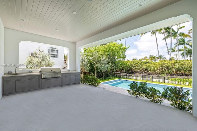 5262 La Gorce Dr, Miami Beach, FL 33140