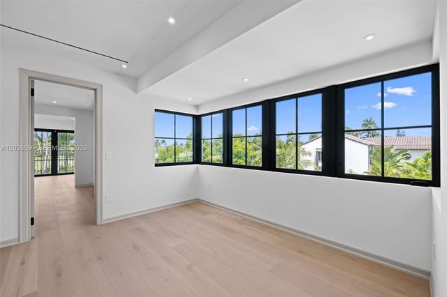 5262 La Gorce Dr, Miami Beach, FL 33140