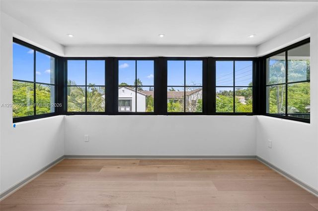 5262 La Gorce Dr, Miami Beach, FL 33140