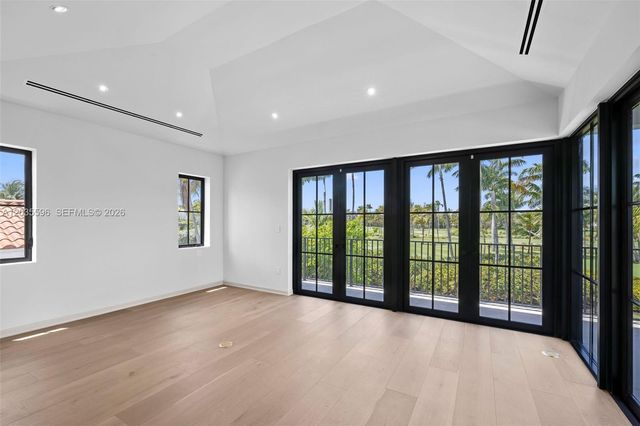 5262 La Gorce Dr, Miami Beach, FL 33140