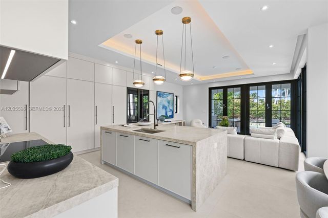 5262 La Gorce Dr, Miami Beach, FL 33140
