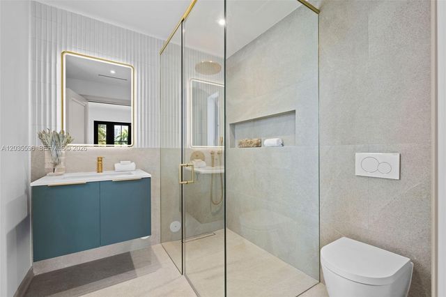 5262 La Gorce Dr, Miami Beach, FL 33140