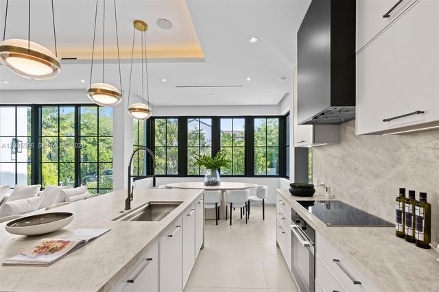5262 La Gorce Dr, Miami Beach, FL 33140
