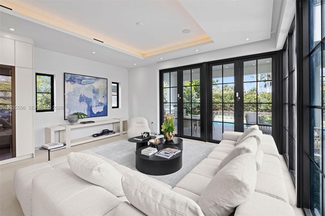 5262 La Gorce Dr, Miami Beach, FL 33140