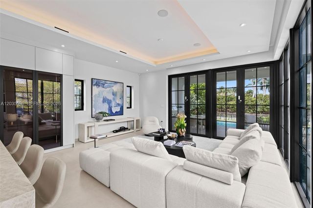 5262 La Gorce Dr, Miami Beach, FL 33140