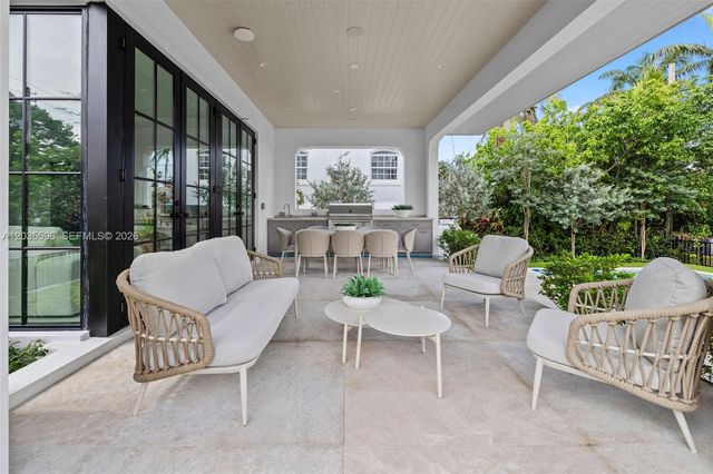 5262 La Gorce Dr, Miami Beach, FL 33140