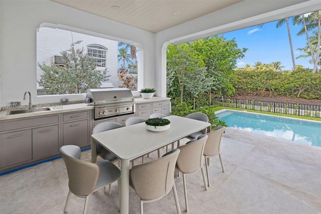 5262 La Gorce Dr, Miami Beach, FL 33140