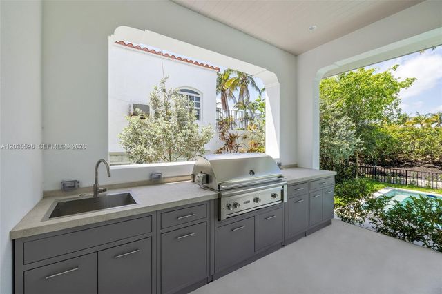 5262 La Gorce Dr, Miami Beach, FL 33140