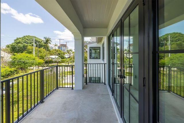 5262 La Gorce Dr, Miami Beach, FL 33140