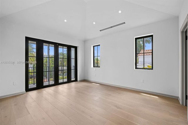5262 La Gorce Dr, Miami Beach, FL 33140