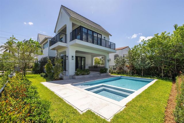 5262 La Gorce Dr, Miami Beach, FL 33140