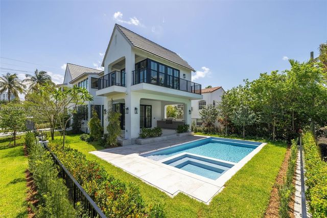 5262 La Gorce Dr, Miami Beach, FL 33140