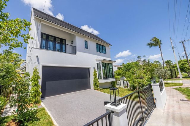 5262 La Gorce Dr, Miami Beach, FL 33140
