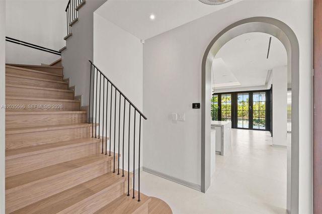 5262 La Gorce Dr, Miami Beach, FL 33140