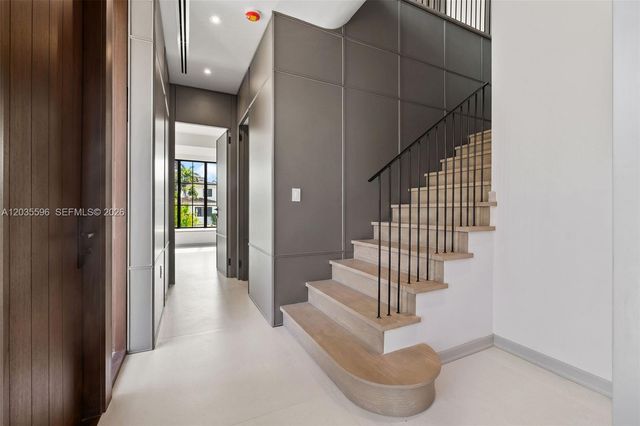 5262 La Gorce Dr, Miami Beach, FL 33140