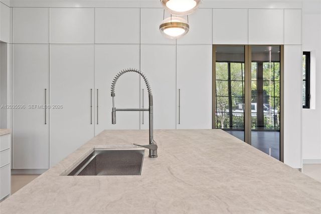 5262 La Gorce Dr, Miami Beach, FL 33140