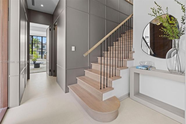 5262 La Gorce Dr, Miami Beach, FL 33140