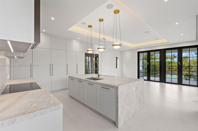 5262 La Gorce Dr, Miami Beach, FL 33140