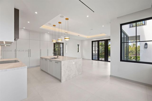 5262 La Gorce Dr, Miami Beach, FL 33140