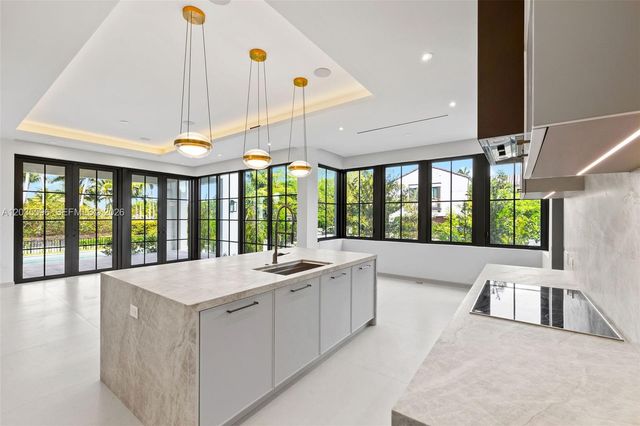 5262 La Gorce Dr, Miami Beach, FL 33140