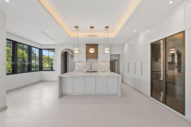 5262 La Gorce Dr, Miami Beach, FL 33140