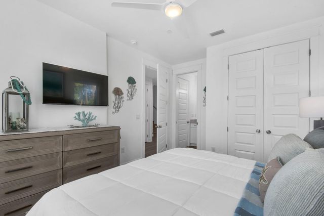 255 E Seahorse Circle, Santa Rosa Beach, FL 32459