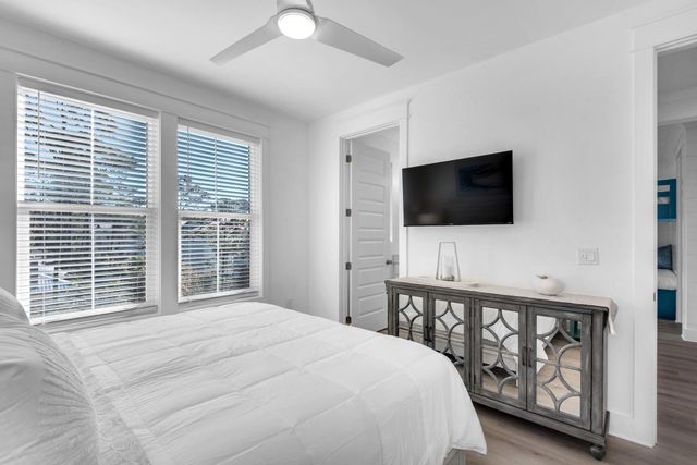 255 E Seahorse Circle, Santa Rosa Beach, FL 32459