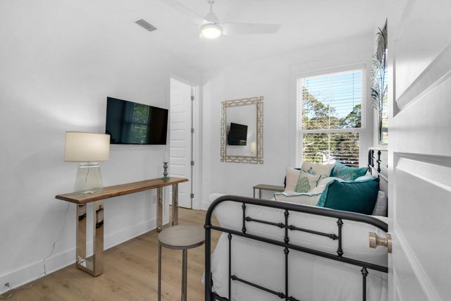 255 E Seahorse Circle, Santa Rosa Beach, FL 32459