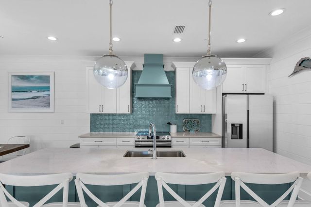 255 E Seahorse Circle, Santa Rosa Beach, FL 32459