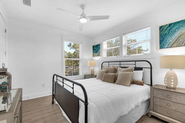 255 E Seahorse Circle, Santa Rosa Beach, FL 32459