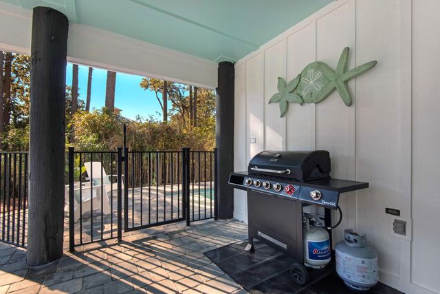 255 E Seahorse Circle, Santa Rosa Beach, FL 32459