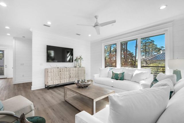 255 E Seahorse Circle, Santa Rosa Beach, FL 32459