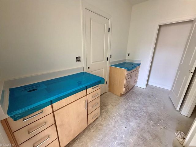 4246 Quartersaw Lane, Clemmons, NC 27012