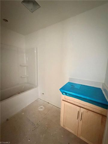 4246 Quartersaw Lane, Clemmons, NC 27012