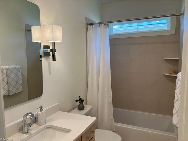 4246 Quartersaw Lane, Clemmons, NC 27012