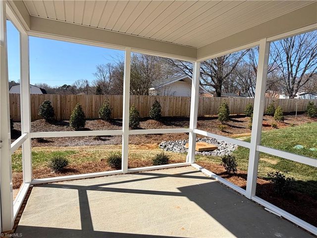 4246 Quartersaw Lane, Clemmons, NC 27012