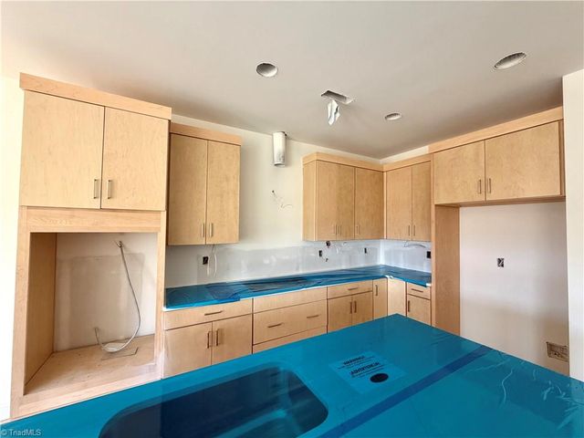 4246 Quartersaw Lane, Clemmons, NC 27012