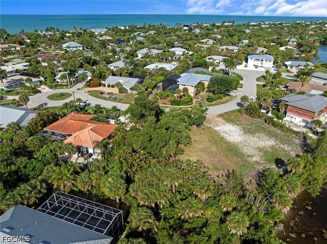 564 Chert CT, Sanibel, FL 33957
