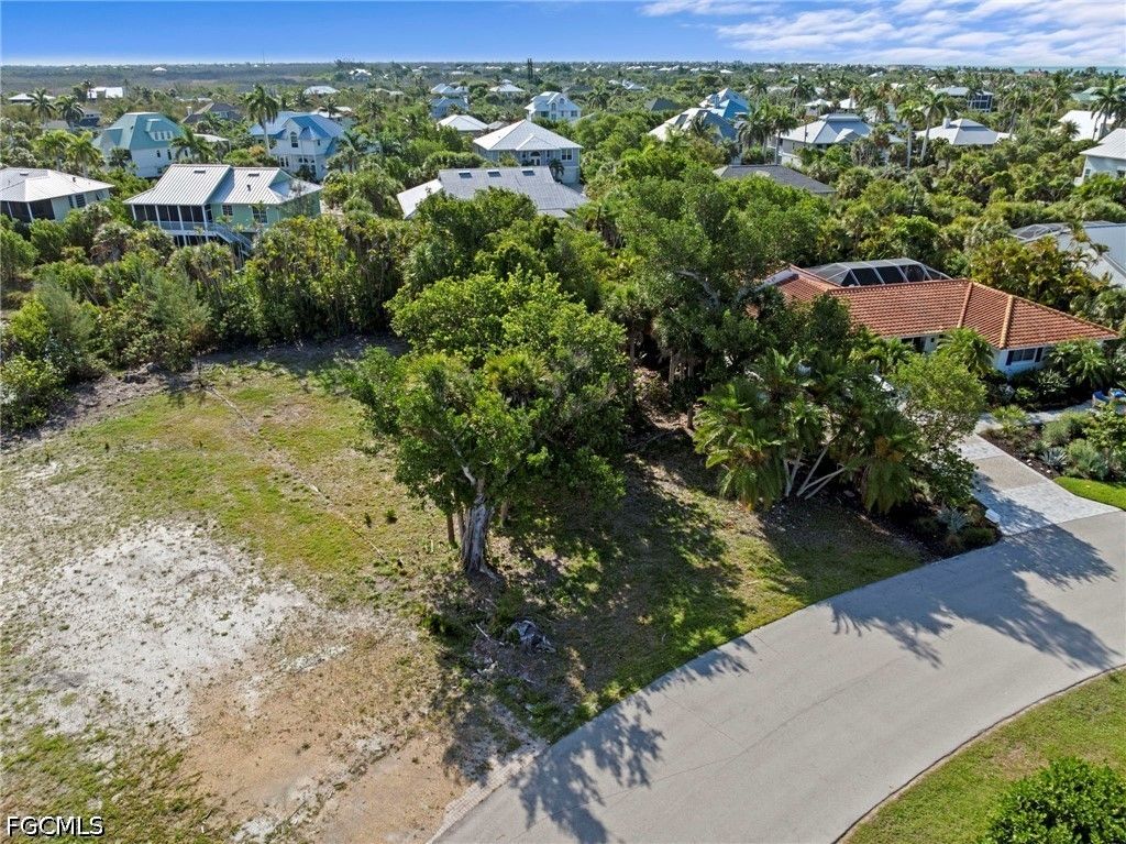 564 Chert CT, Sanibel, FL 33957