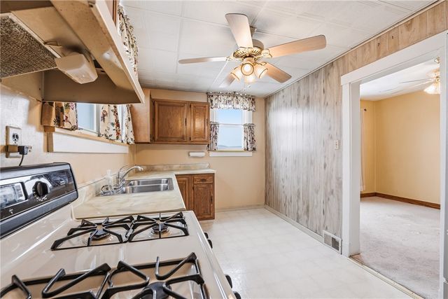 711 Hiland Ave, Coraopolis, PA 15108