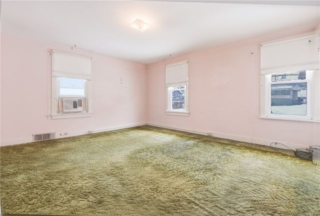 711 Hiland Ave, Coraopolis, PA 15108