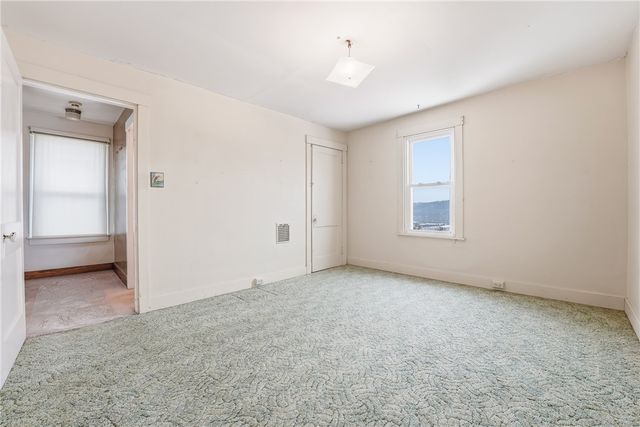 711 Hiland Ave, Coraopolis, PA 15108