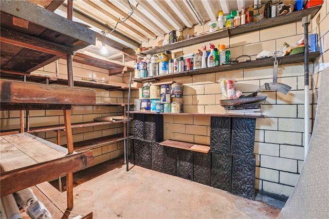 711 Hiland Ave, Coraopolis, PA 15108